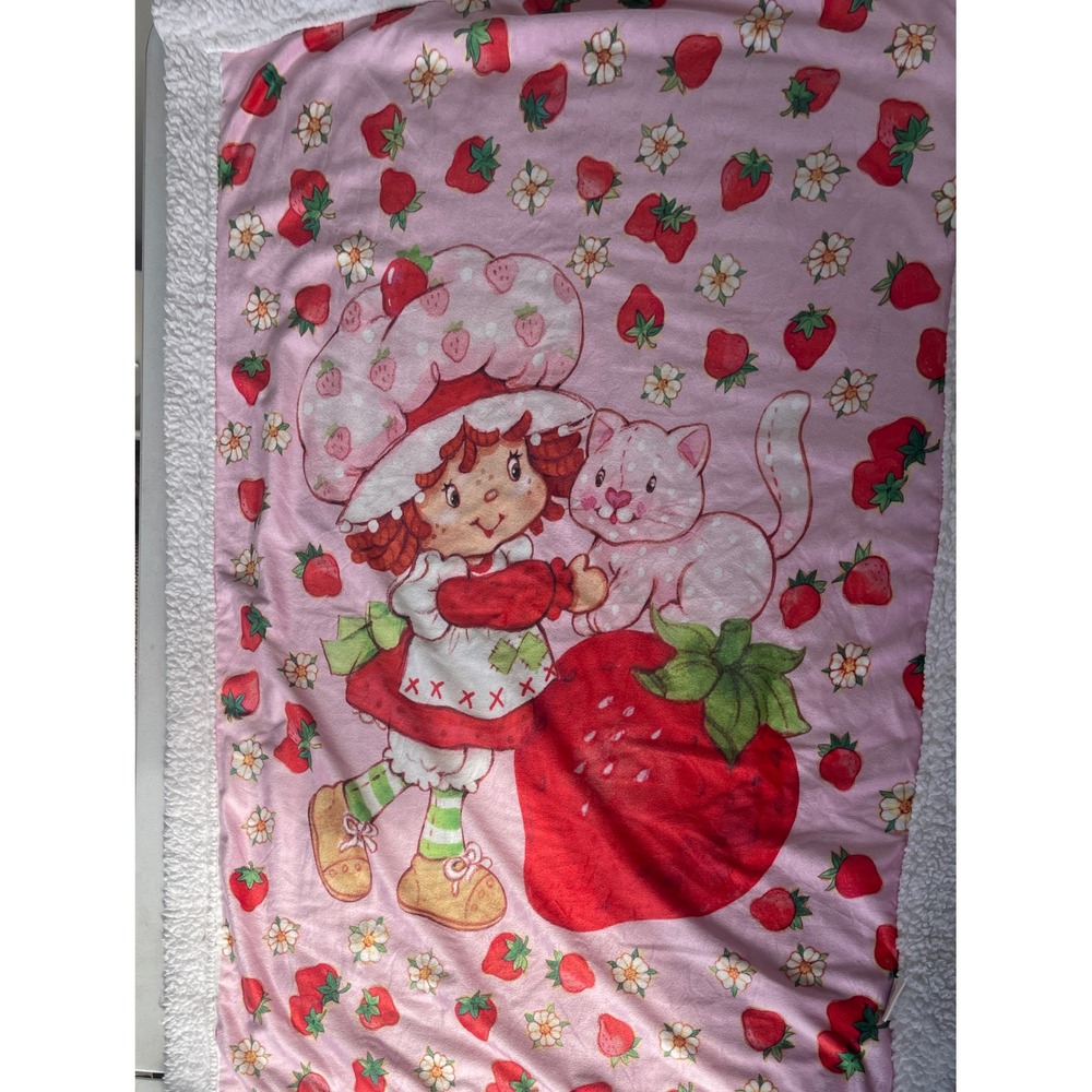 Strawberry Shortcake Pink Sherpa Fleece Throw Blanket Girl Cat Custard 38x26